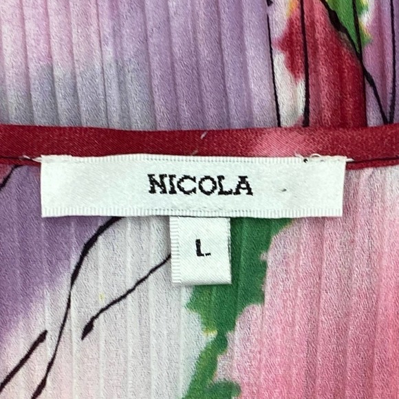 NICOLA Watercolor Beaded Scrunch Blouse Size Large - Picture 10 of 15